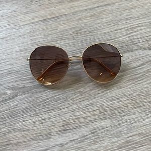✨SOLD✨Round Sunglasses